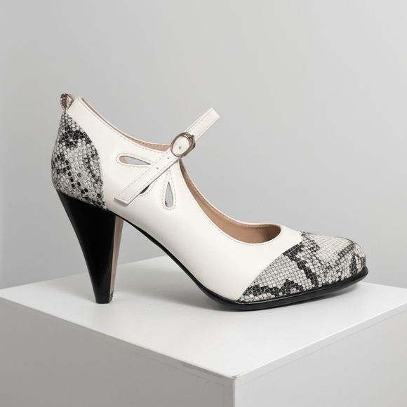 NWT Mekereke White and Snake Print Leather Mary Jane Heels Size 8.5 (EU 39) - Picture 7 of 9